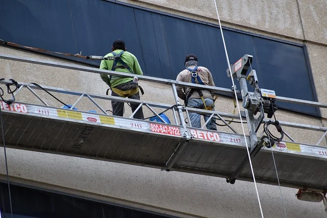 Implementa un plan efectivo de prevención de riesgos. Cuidando a tus trabajadores aumentas la rentabilidad de tu empresa.